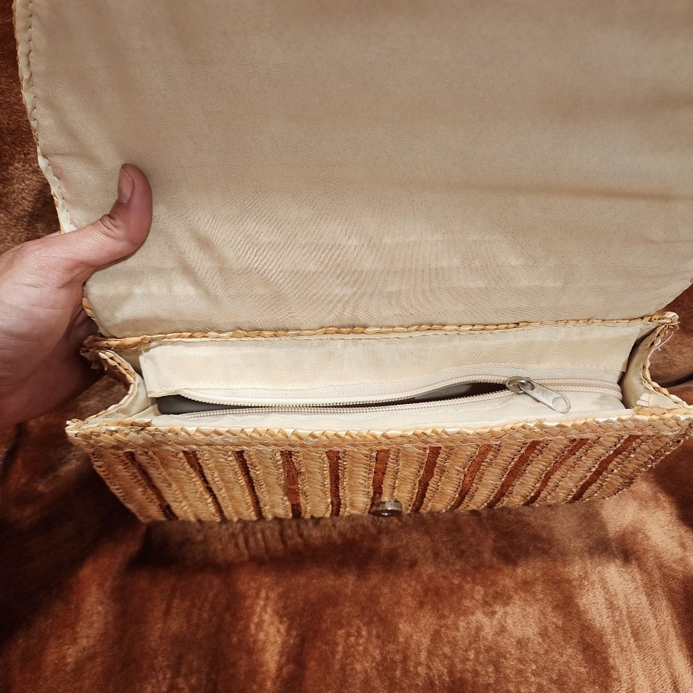 Sequined Straw rattan envelope clutch with gold sequins - Picture 2 of 6